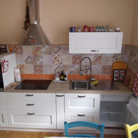 Apartamento La Casa Di Pia Cabras Exterior foto