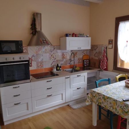 Apartamento La Casa Di Pia Cabras Exterior foto