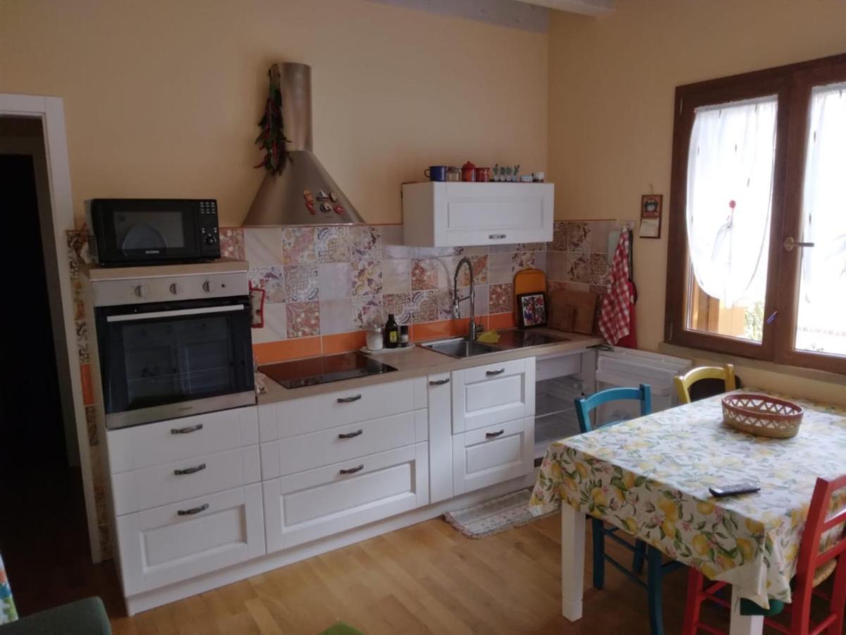 Apartamento La Casa Di Pia Cabras Exterior foto